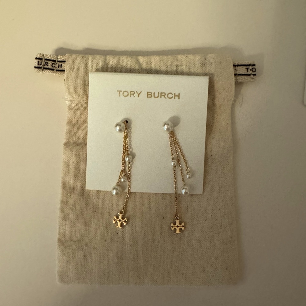 Tory Burch Long KIRA pearl drop earings.